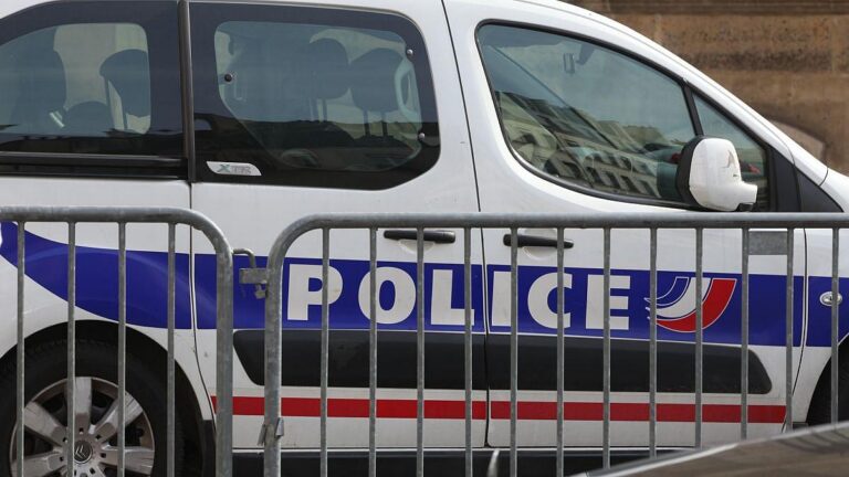 Messerangriff am Arc de Triomphe: Polizei stoppt Attentäter