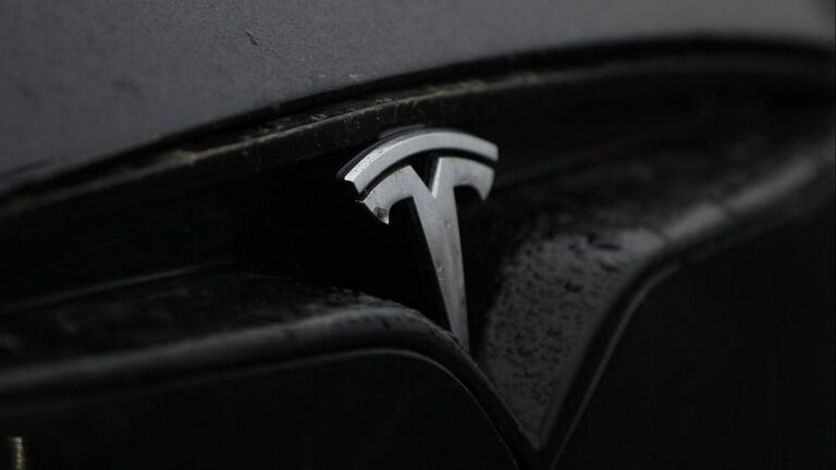 IG Metall knöpft sich Tesla vor