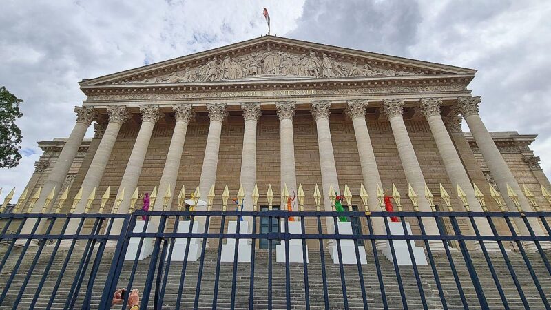 Frankreich: Regierung setzt Haushalt gegen Widerstand durch Frankreich: Regierung setzt Haushalt gegen Widerstand durch