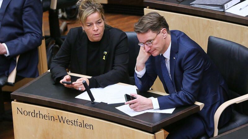 Umfrage: SPD holt in NRW auf – Schwarz-Grün mit Dämpfern Umfrage: SPD holt in NRW auf – Schwarz-Grün mit Dämpfern