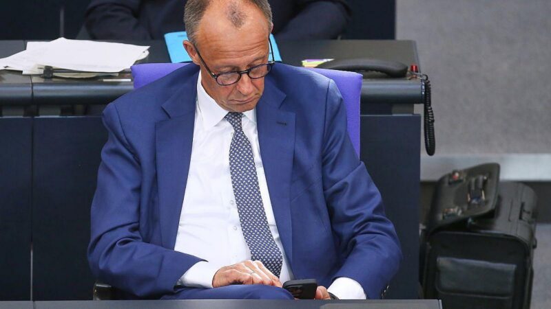 Merz nimmt Kontakt auf Merz nimmt Kontakt auf