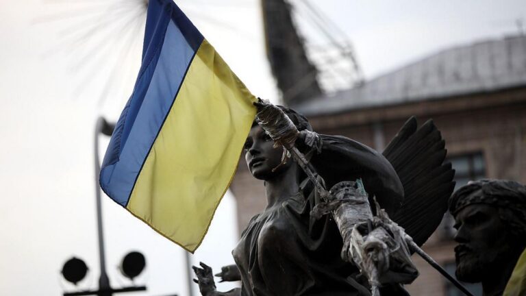 Ukraine schlägt zu: „Massive“ Drohnenangriffe auf russische Gebiete