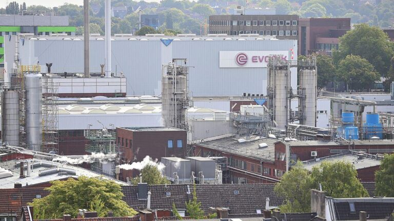 Umweltschutz à la Carte: Schneider will Chemieindustrie bei CO2 entlasten