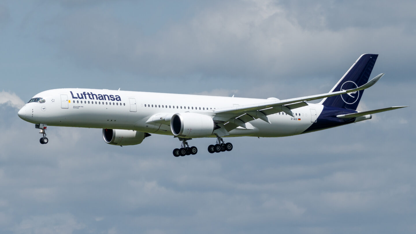 Lufthansa-Streik legt Flüge lahm: Tausende Passagiere betroffen – Nahost-Flüge ausgenommen
