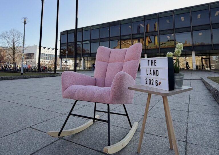 Landtagswahl Baden-Württemberg 2026: Özdemir, Hagel & Co. im „rosa Schaukelstuhl“ – Das planen die Spitzenkandidaten