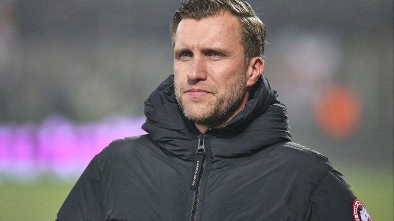 Krösche dementiert Wechsel von Eintracht Frankfurt