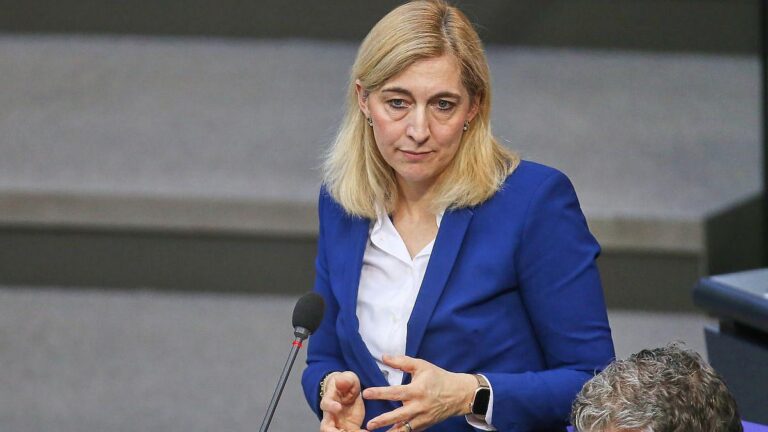 EU-Pharmapaket: Warken sieht Stärkung des Wirtschaftsstandorts