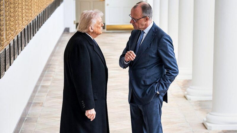 Bundesregierung hält Trump-Einladung aufrecht