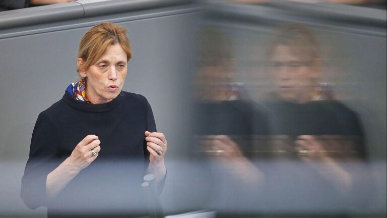 Prien verteidigt EU-Lohntransparenz