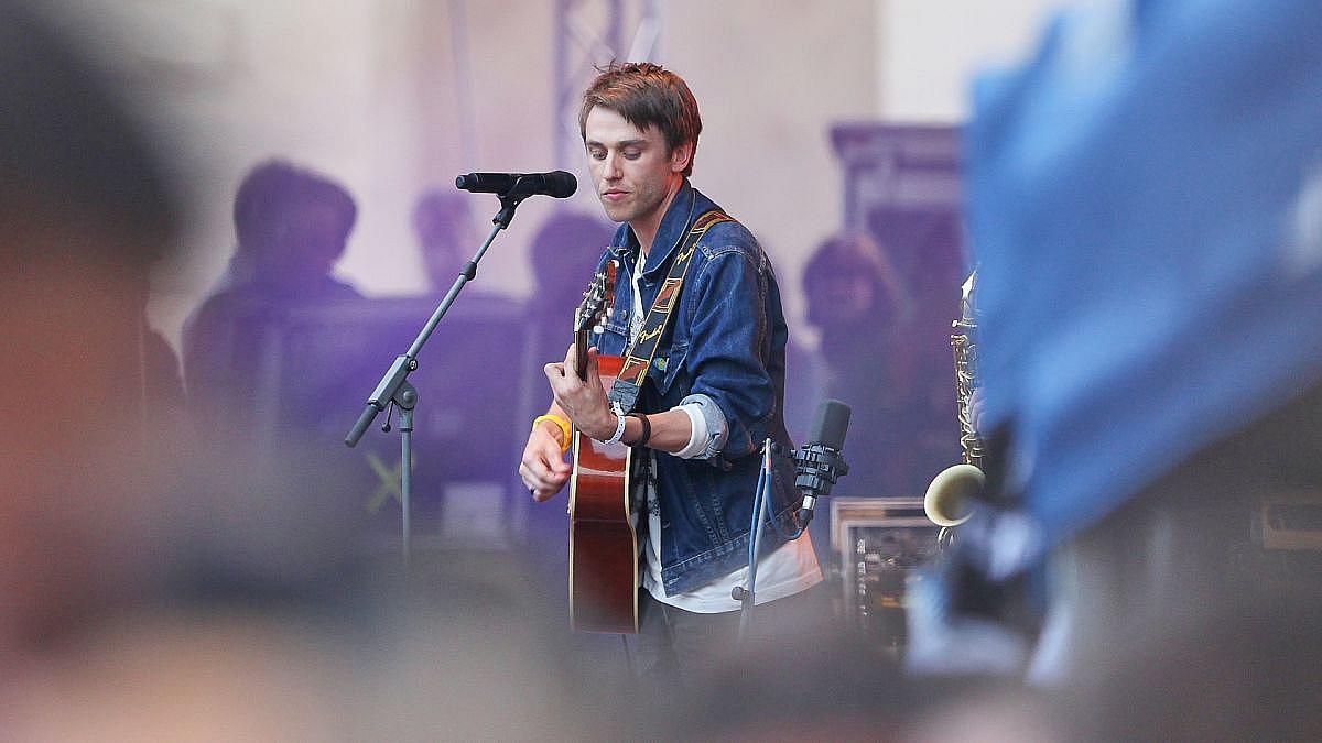 Clueso stürmt Album-Charts