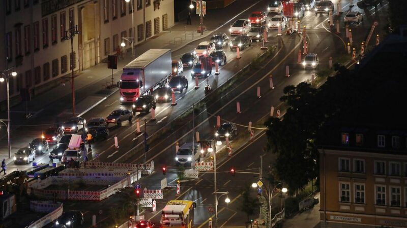 SPD will Spritpreise bremsen: Kartellrecht schärfer, Pauschale rauf SPD will Spritpreise bremsen: Kartellrecht schärfer, Pauschale rauf