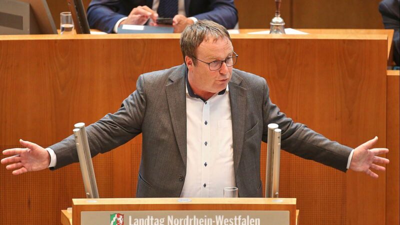 NRW-Verkehrsminister Krischer pocht auf Vorteile im Infrastrukturgesetz