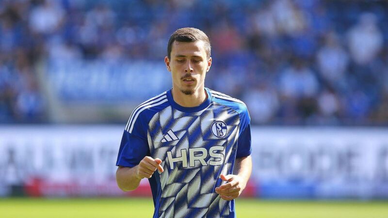 Schalke wahrt Tabellenführung: knapper Heimsieg gegen Bielefeld