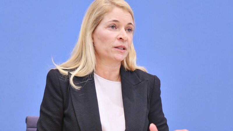 Bahn-Chefin gibt Fehler zu