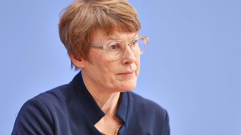 Wirtschaftsweise warnt vor Tankrabatt: „Finger davon lassen!“