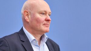 Wirtschaftsweise warnt vor neuer Weltwirtschaftskrise – fordert Aussetzung der Schuldenbremse