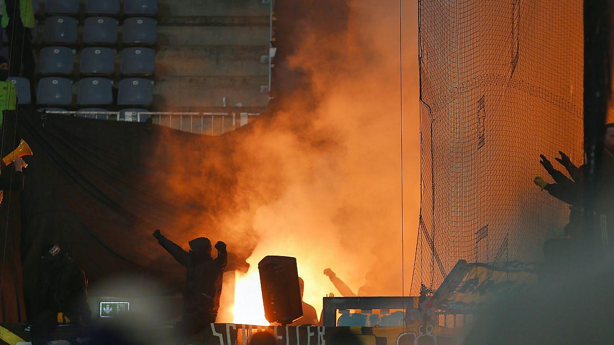 Fußball-Randale: Reul fordert mehr Verantwortung von Vereinen