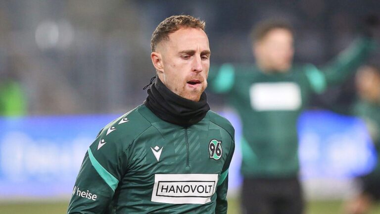 Hannover feiert Derby-Sieg gegen Darmstadt