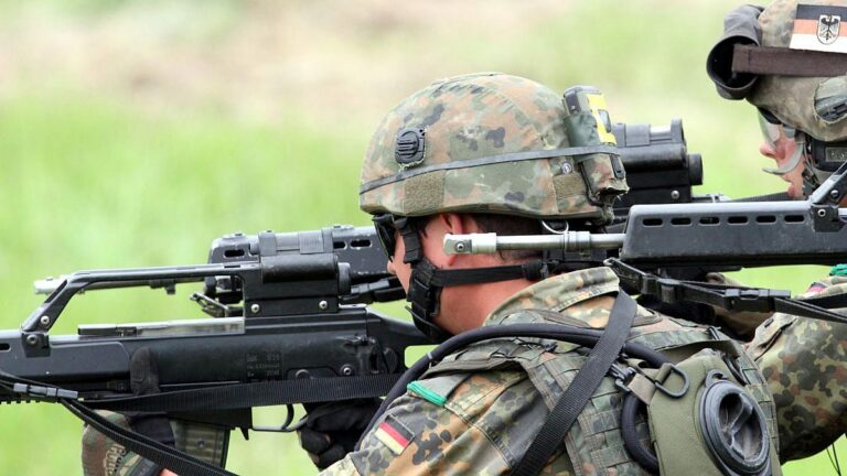 Kriegsdienstgegner warnen vor Wehrpflicht-Vorbereitung