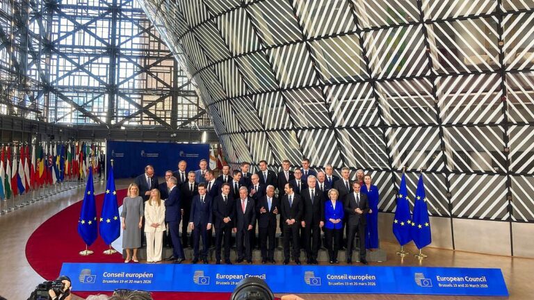 Weber fordert handlungsfähiges Europa – Veto in der EU in der Kritik