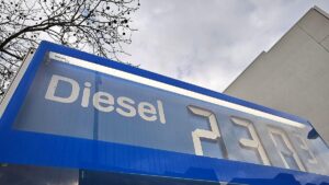 Lies schießt gegen Merz: Spritpreisdeckel gefordert