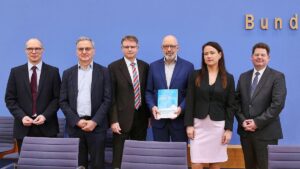 Konjunkturoptimismus passé: Wirtschaftsinstitute halbieren Wachstumsprognose