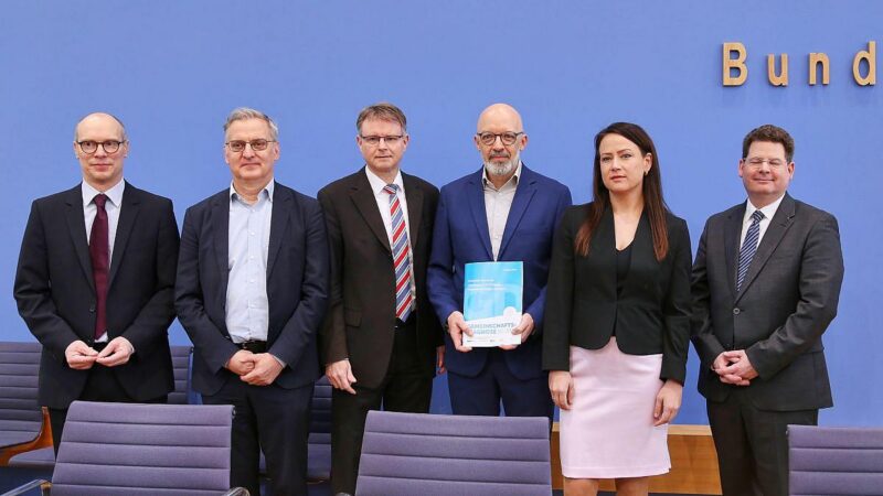 Konjunkturoptimismus passé: Wirtschaftsinstitute halbieren Wachstumsprognose