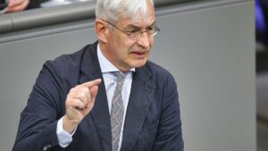 Union warnt vor Schulden-Reflex wegen Iran-Krise