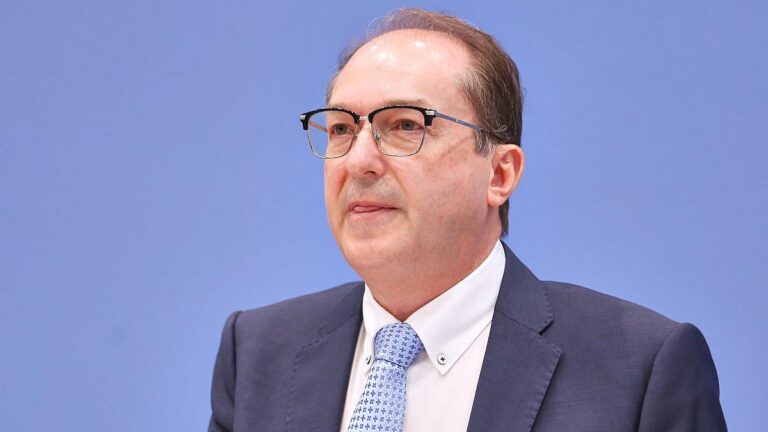 Dobrindt setzt auf Datenflut gegen Kriminelle