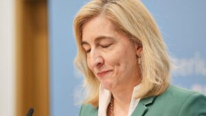 Roche-Chef attackiert Warken-Reform: „Fortschritt versickert“