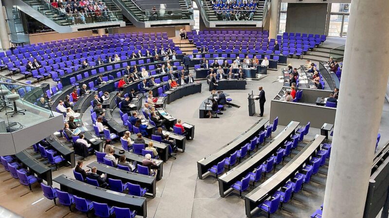 Bundestag beschleunigt öffentliche Auftragsvergabe