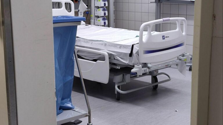 Linken-Chef van Aken attackiert Pflegereform