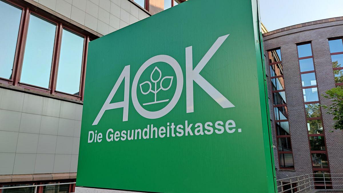 Gesundheitsministerin Warken greift Krankenkassen an