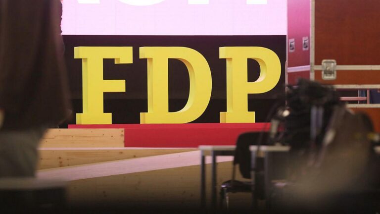 Politologe sieht FDP-Chance rechts der Union