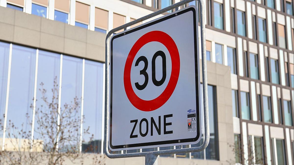Weniger Speed, mehr Leben: Studie fordert Tempo 30 für Fußgänger-Sicherheit