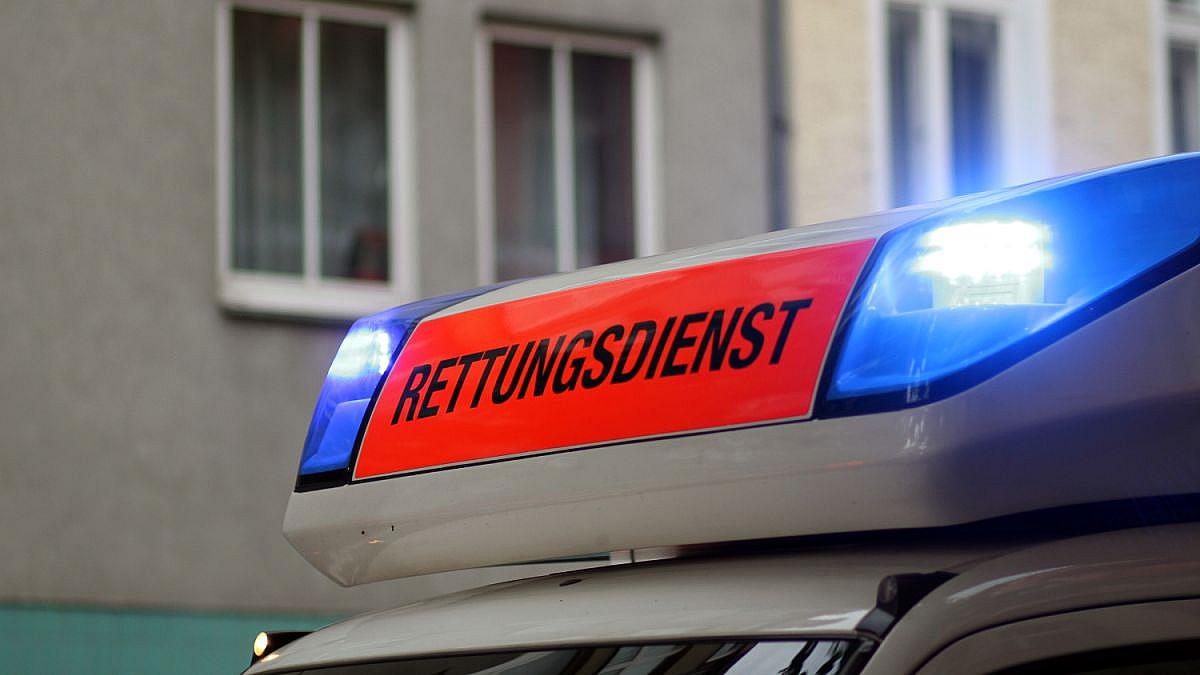 Tödlicher Baumsturz in Satrup: Zwei Tote, Verletzte an Ostersonntag