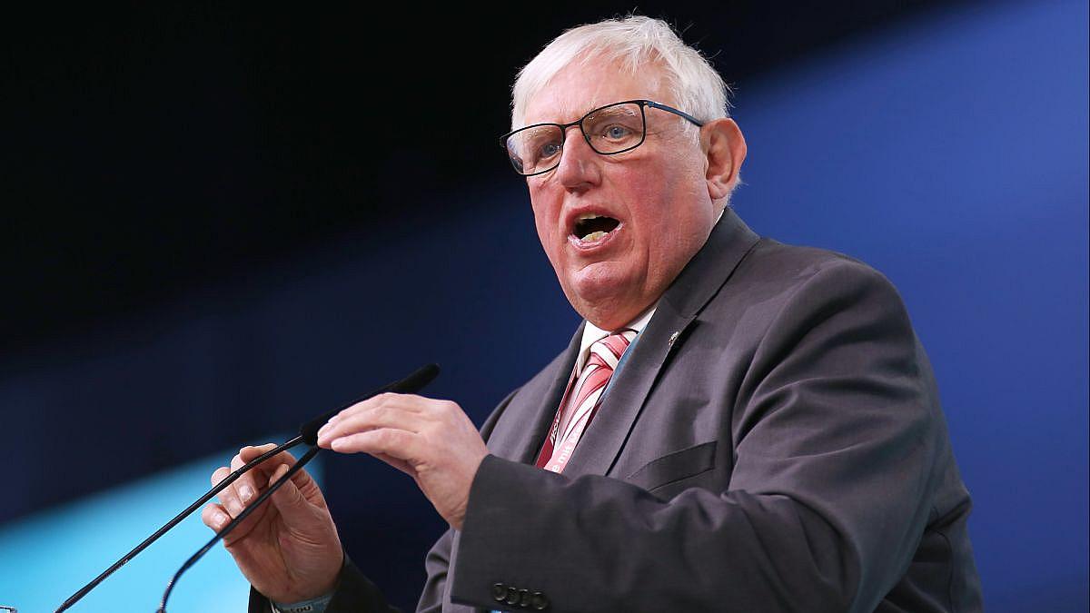 Laumann fordert Geschlossenheit: „Arbeit erledigen“