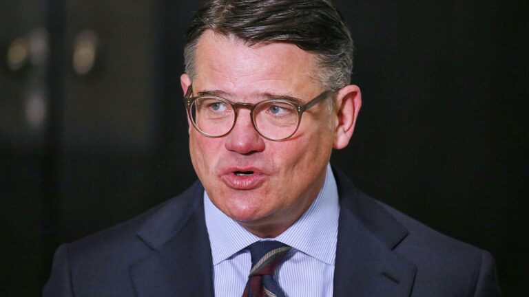 Rhein fordert „Reform-Restart“