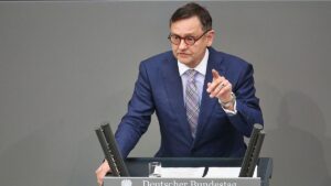 AfD-Vize Gottschalk überrascht mit Lob für Wärmepumpen und E-Autos