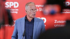 Miersch schlägt Alarm: „Demokratie massiv unter Druck“