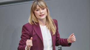 Linken-Abgeordnete fordert mehr Oppositionskontrolle bei Geheimdiensten