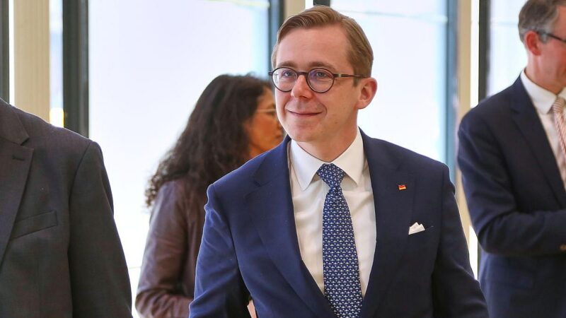 Amthor: Bürokratieabbau hat jetzt oberste Priorität