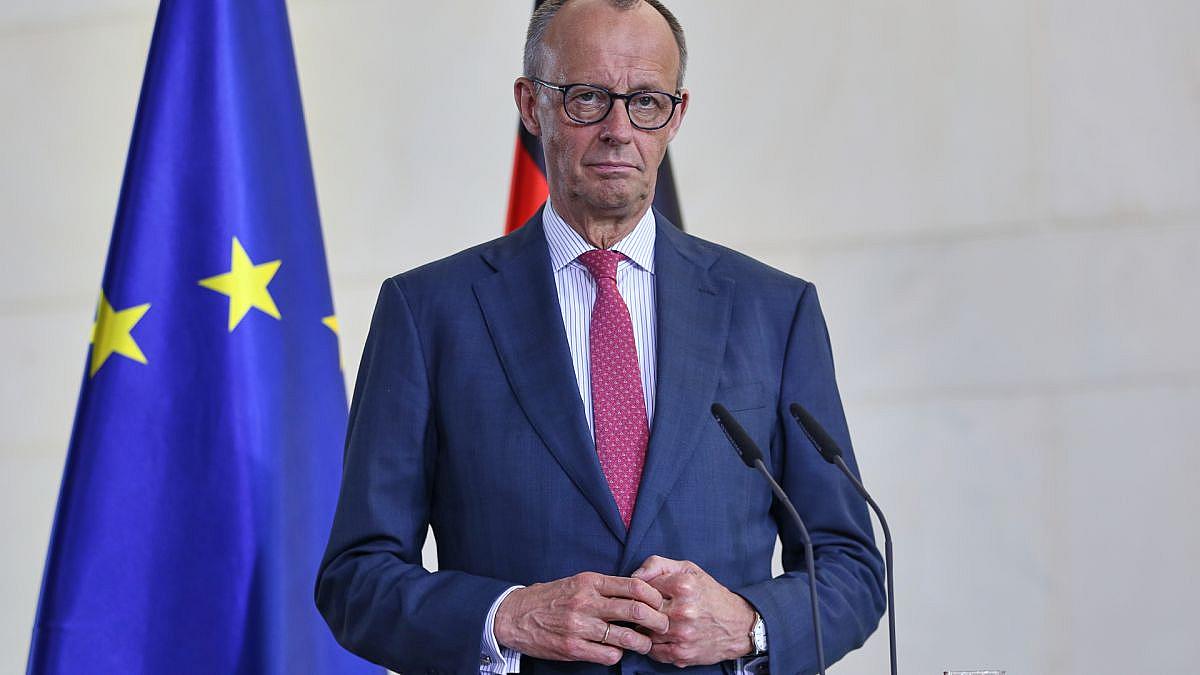 Mario Draghi erhält Karlspreis: Merz fordert Europas „Machtmittel“