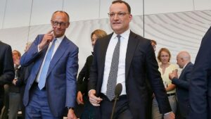 Spahn bleibt Fraktionschef der Union