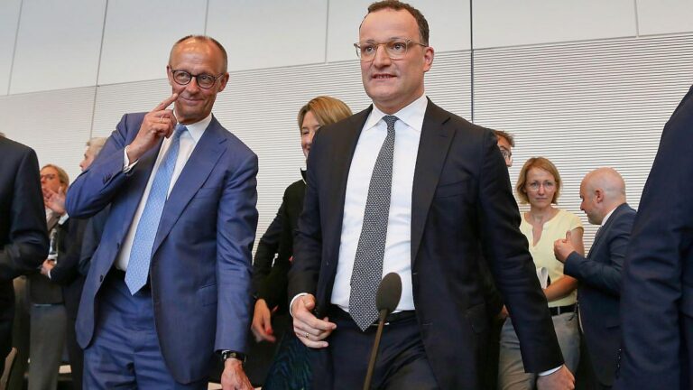 Spahn bleibt Fraktionschef der Union