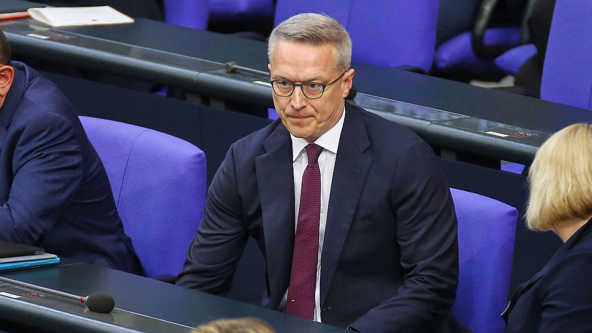 Wildberger gibt Fehler bei 1.000-Euro-Prämie zu