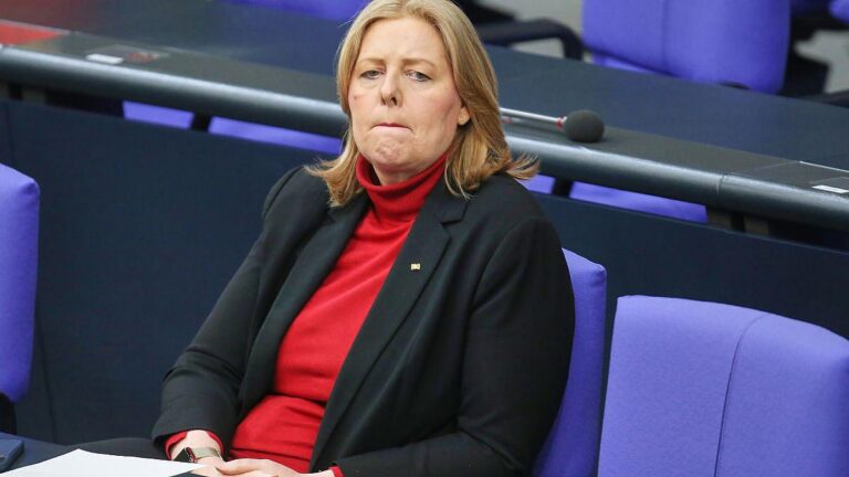 Arbeitgeber drohen mit „Fehlstart“: Bas soll Rentenpläne vorlegen