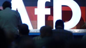 AfD-Strategie an der Elbe: Radikal, aber mit Lächeln