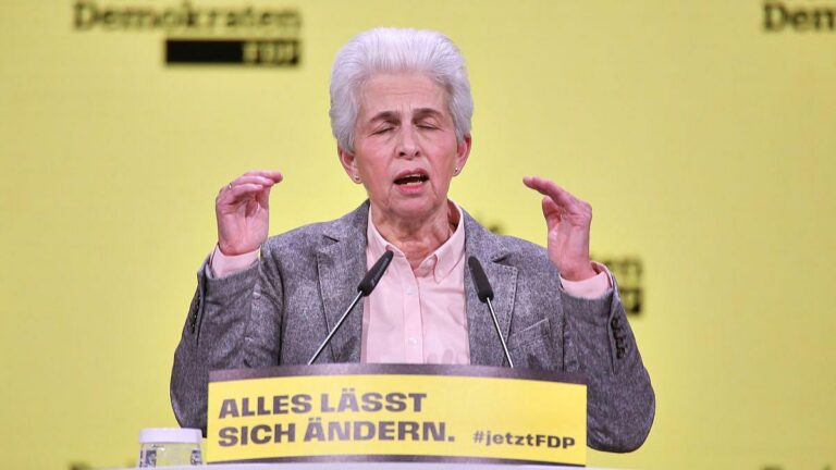 Strack-Zimmermann fordert Merz zu mehr Besonnenheit auf