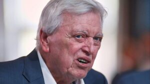 Bouffier kritisiert Merz: „Opfer seiner eigenen Ankündigungspolitik“ Bouffier kritisiert Merz: „Opfer seiner eigenen Ankündigungspolitik“